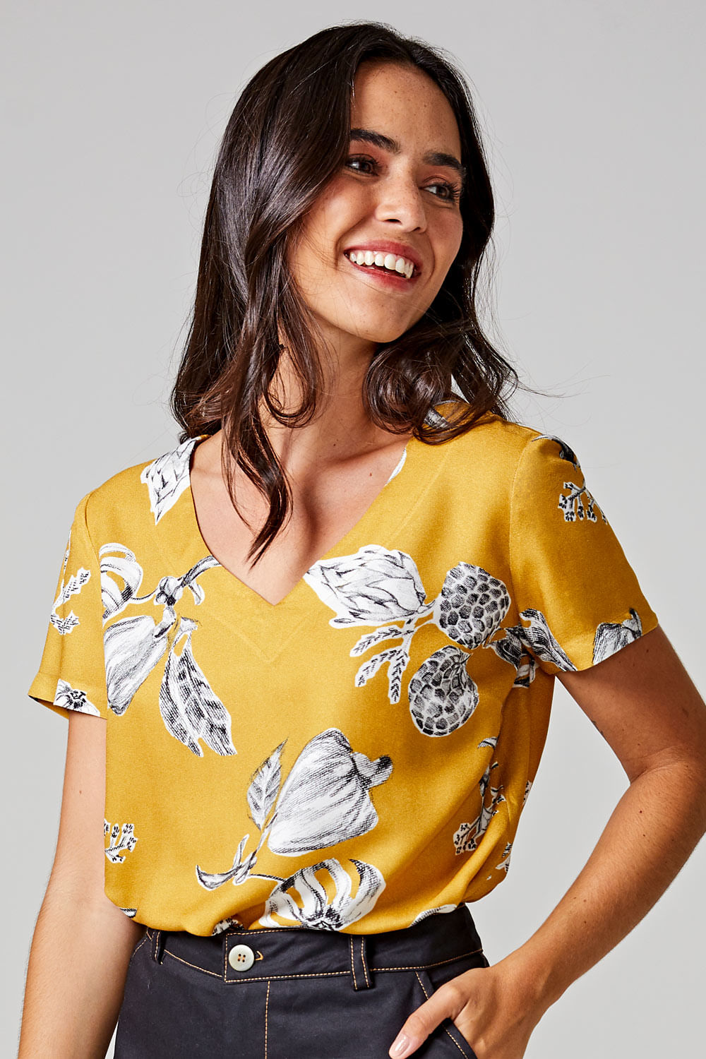 Blusa Manga Curta Estampa Frutas Mostarda Natalia Peepou