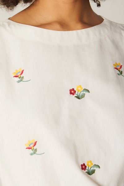 BLUSA-BORDADA